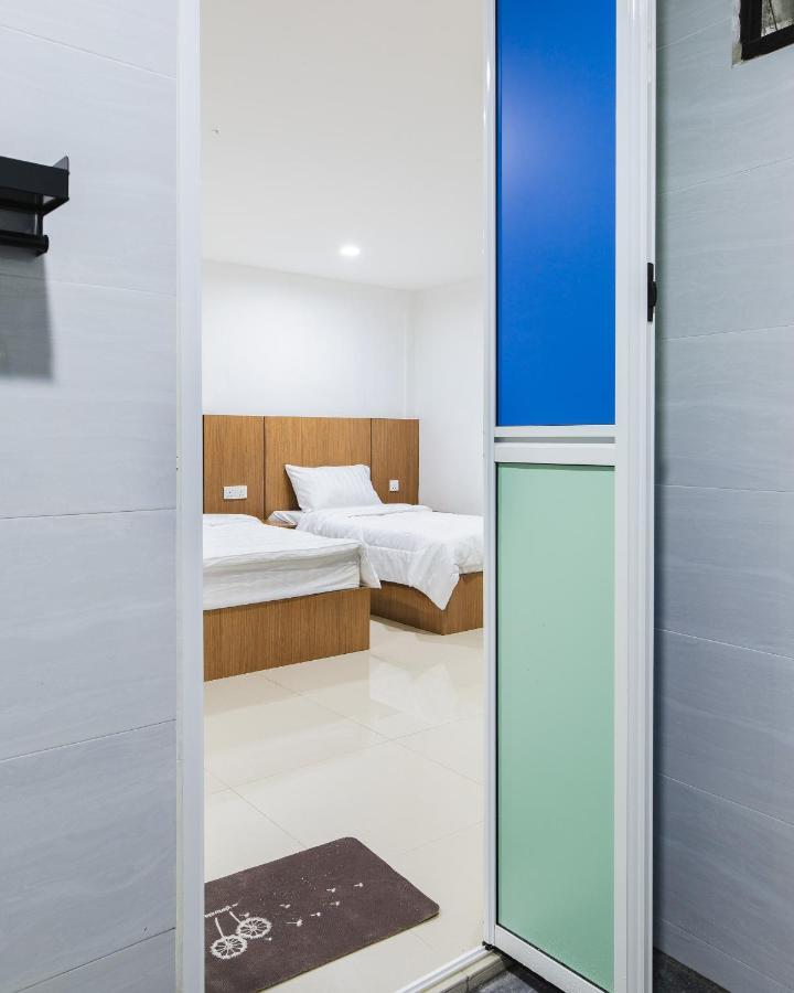 Ellin Forest Karaoke & Pool Resort Bukit Tinggi Бентонг Экстерьер фото